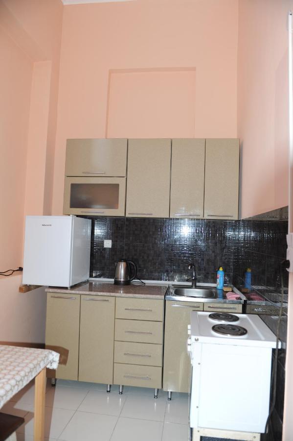 Apartment on Prospekt Mira 71 Soechoemi Buitenkant foto