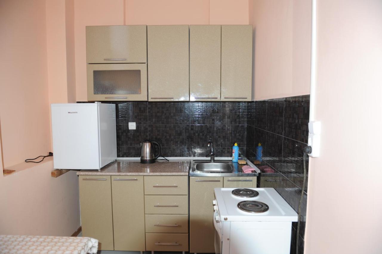 Apartment on Prospekt Mira 71 Soechoemi Buitenkant foto